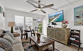 Beachside Bungalow: Surfside I #104